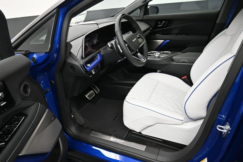 2027 Cadillac OPTIQ V-Series - Photo 9
