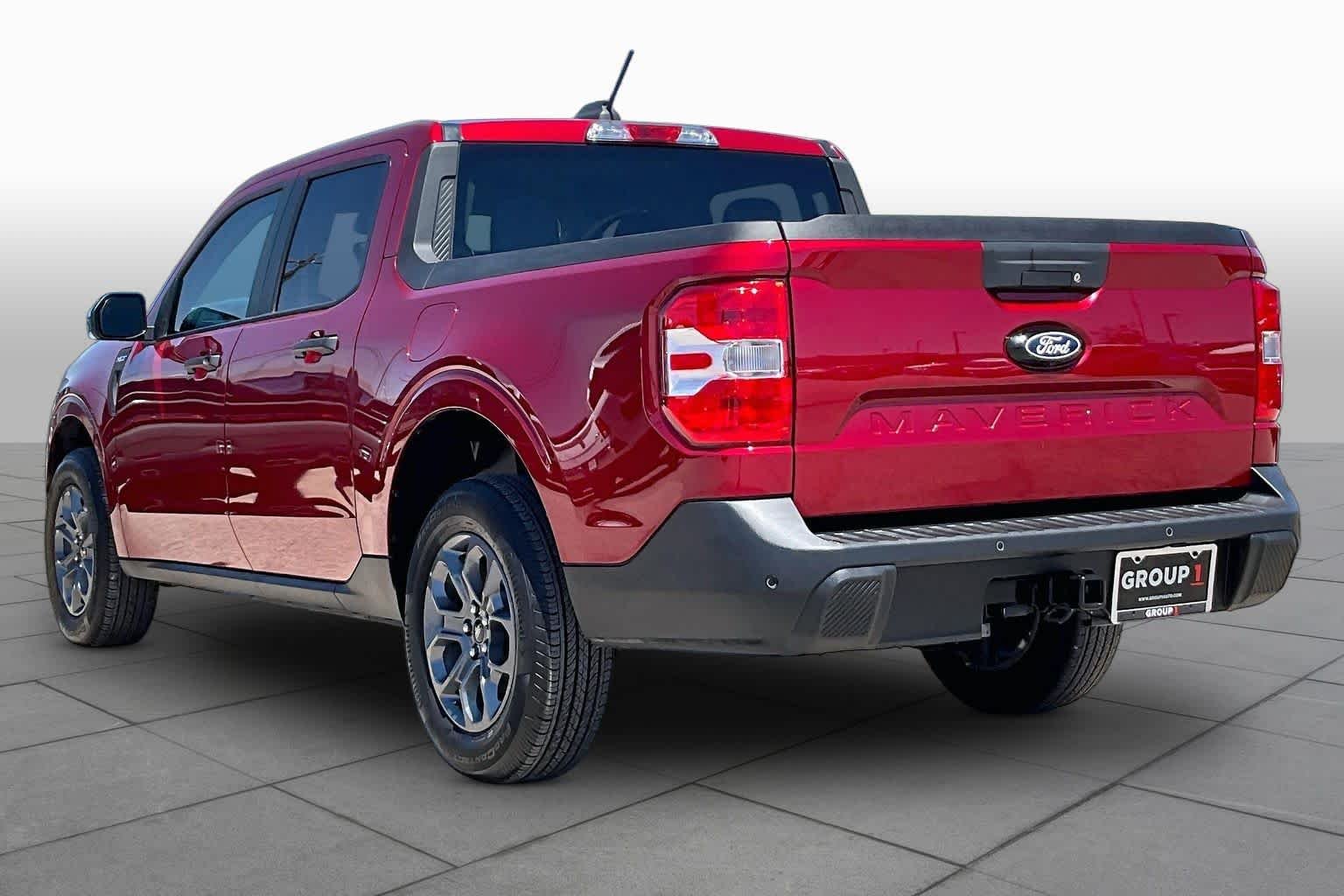 Used 2025 Ruby Red Metallic Tinted Clearcoat Ford XLT image 10