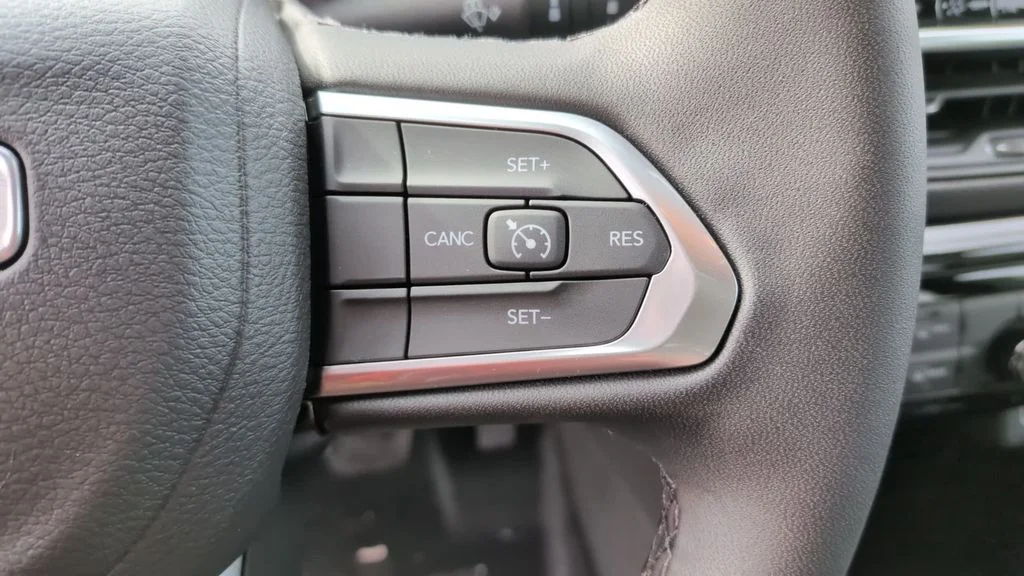 New 2026 Blue Jeep Latitude image 17