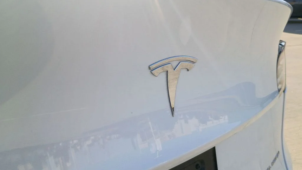 Used 2023 White Tesla Long Range image 9