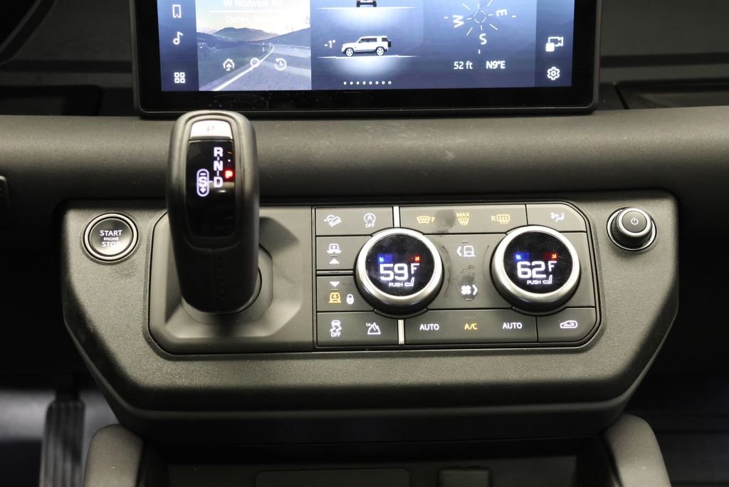 Used 2023 Fuji White Land Rover X-Dynamic SE image 23