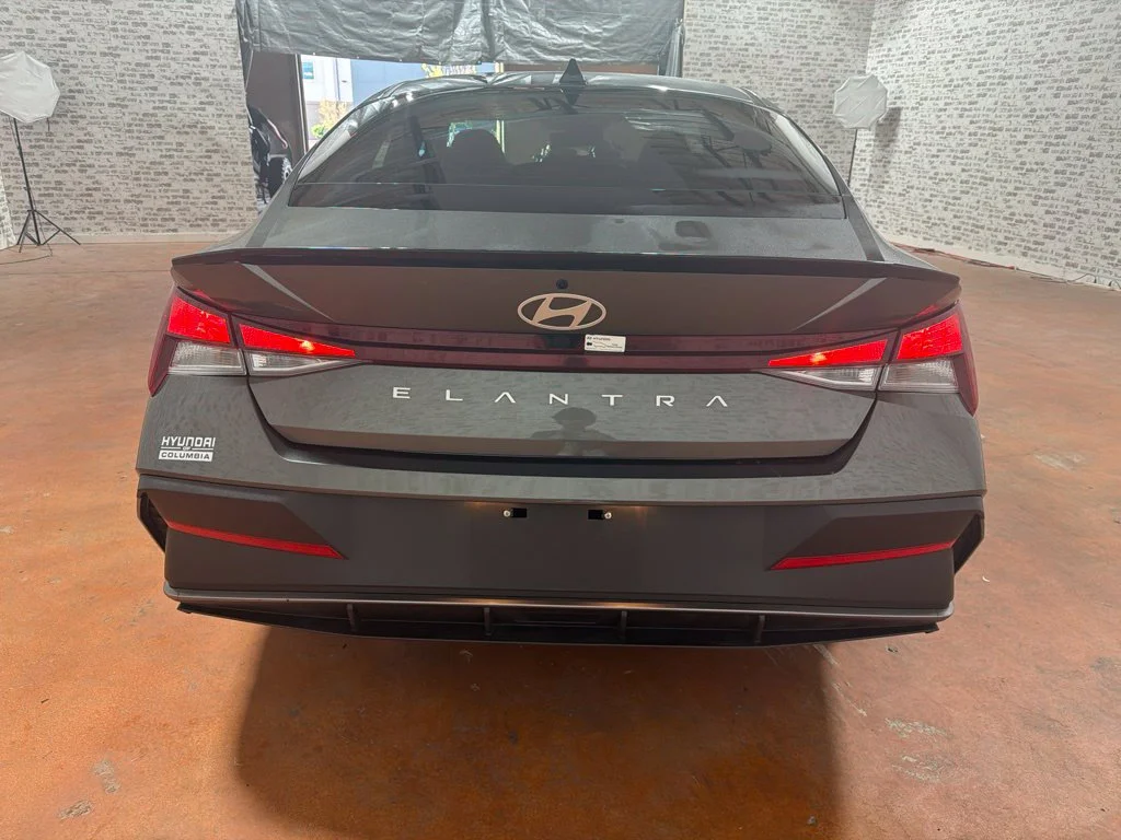 Used 2025 Amazon Gray Hyundai SEL Sport image 6