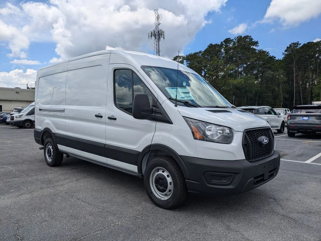 New 2026 Oxford White Ford Base image 2