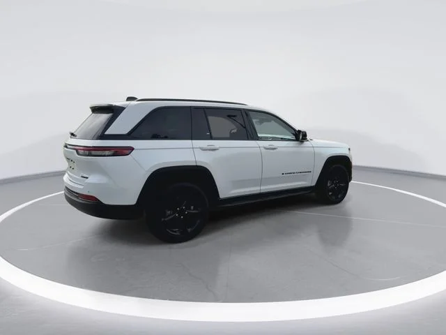 Used 2023 White Jeep Limited image 11