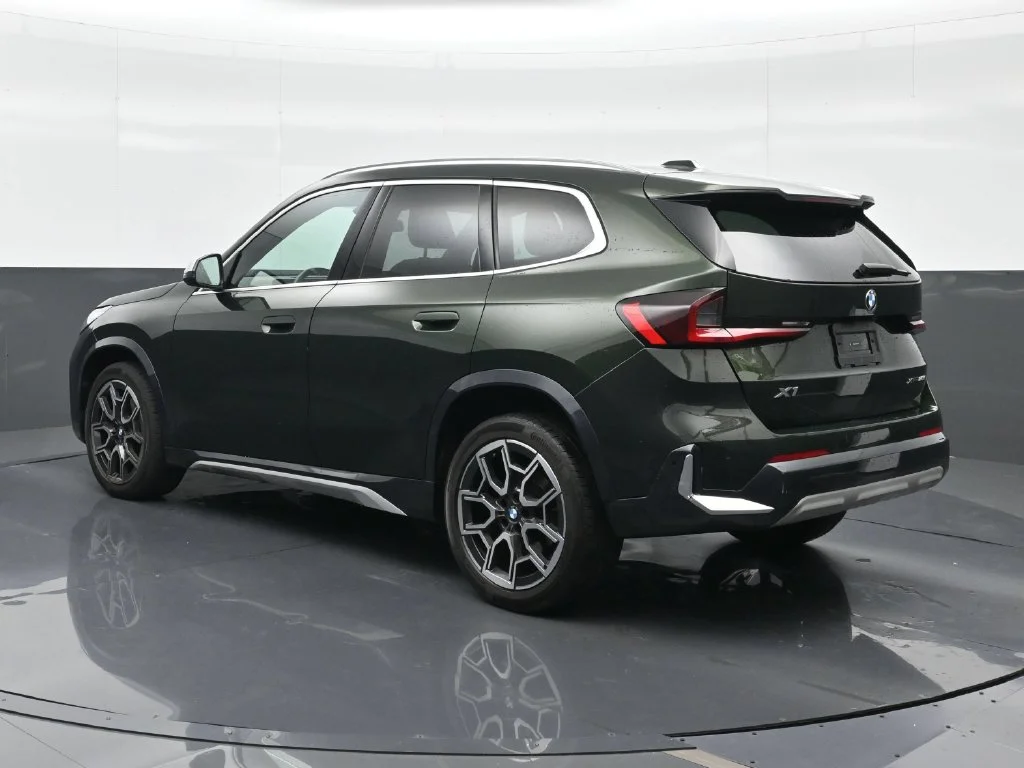 Used 2024 Green BMW xDrive28i image 2