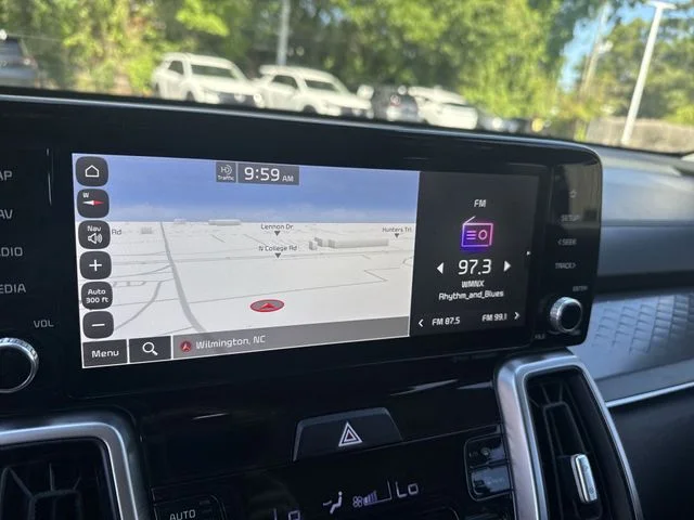 Used 2022 Red Kia S image 21