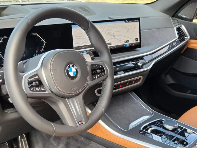 Used 2025 Gray BMW sDrive40i image 13
