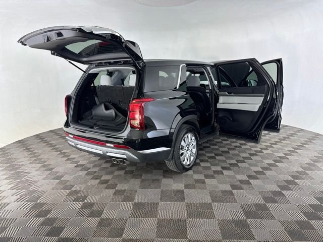 Certified Used 2025 Black Hyundai SE image 18