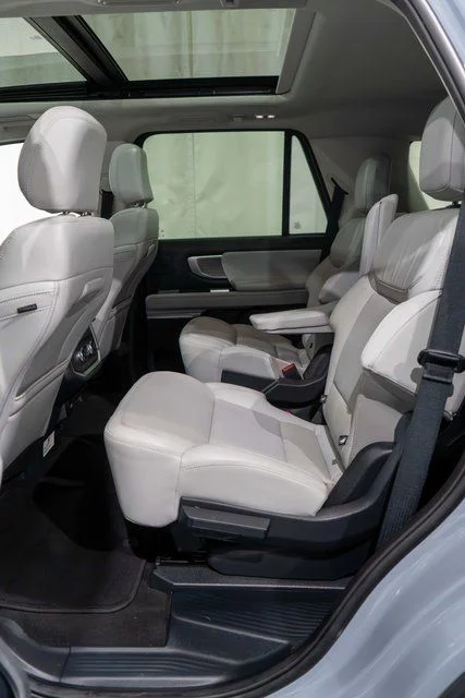 Used 2025 Gray Ford Platinum image 13