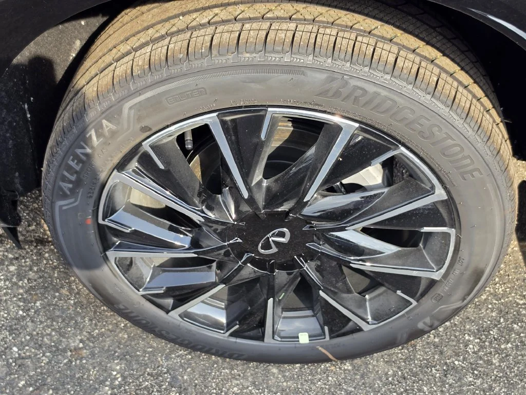 New 2027 2T SUN RED INFINITI Autograph AWD image 8
