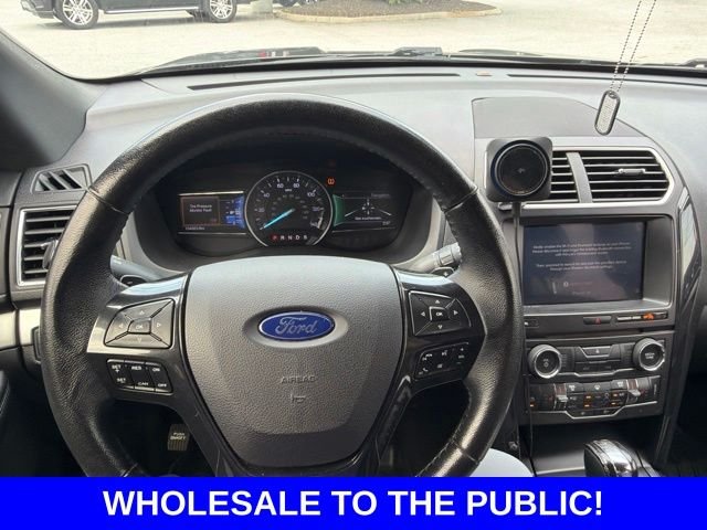 Used 2017 Gray Ford XLT image 4