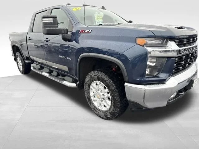 Used 2022 Northsky Blue Metallic Chevrolet LT image 9