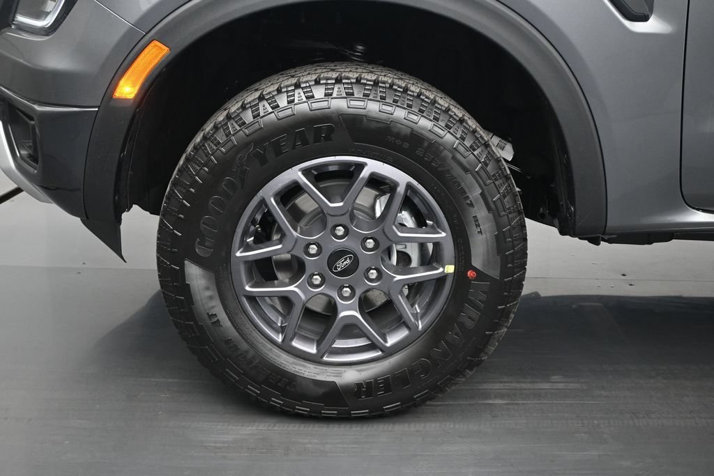 New 2026 Carbonized Gray Metallic Ford XLT image 20