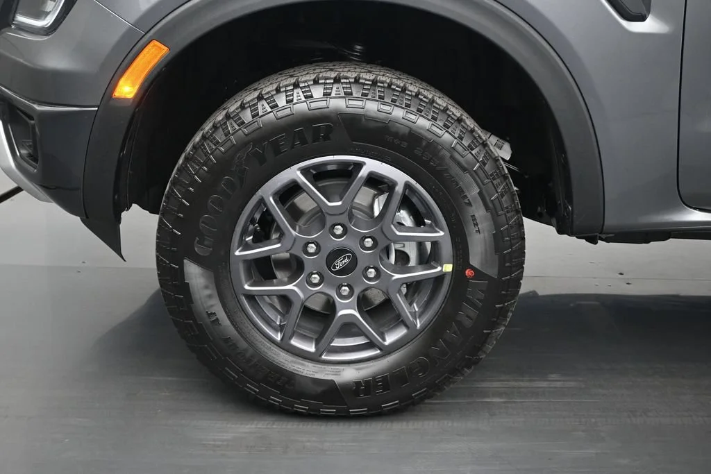 New 2026 Carbonized Gray Metallic Ford XLT image 20
