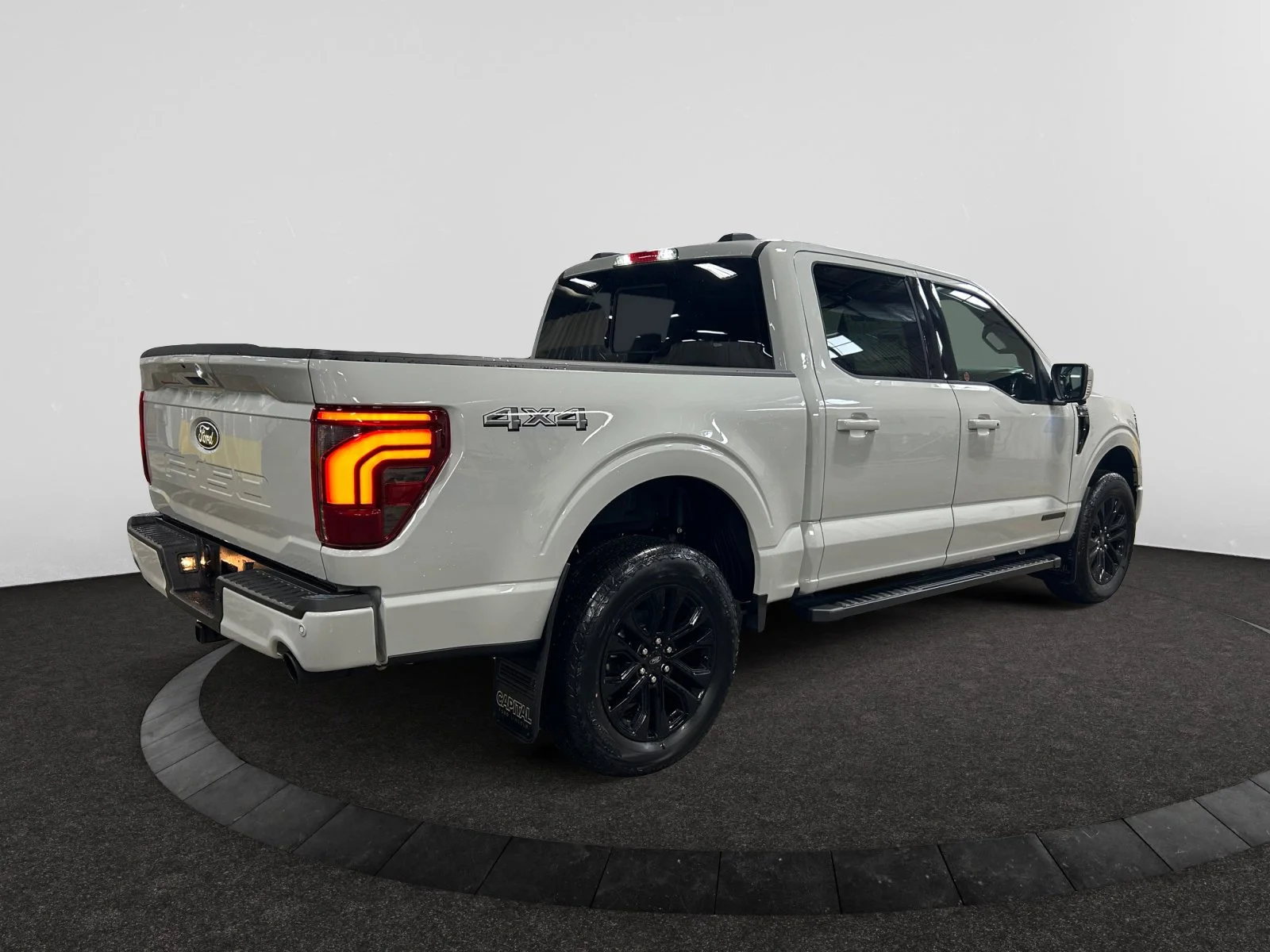 New 2026 Avalanche Ford Lariat image 5