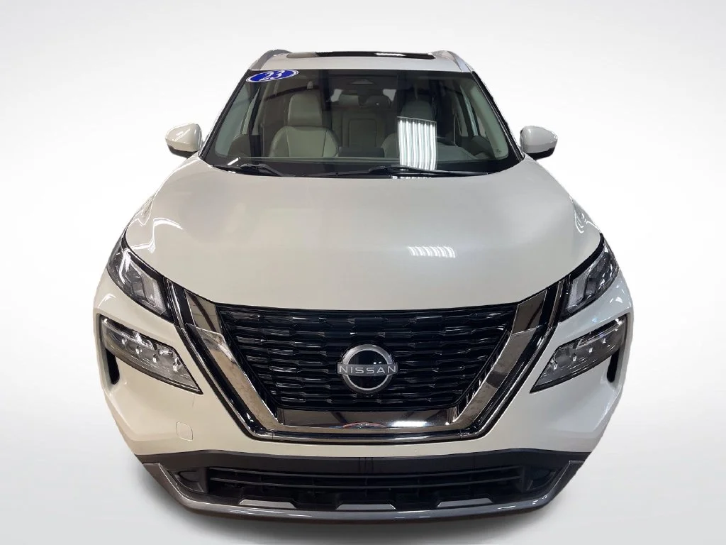 Used 2023 White Nissan SL image 9