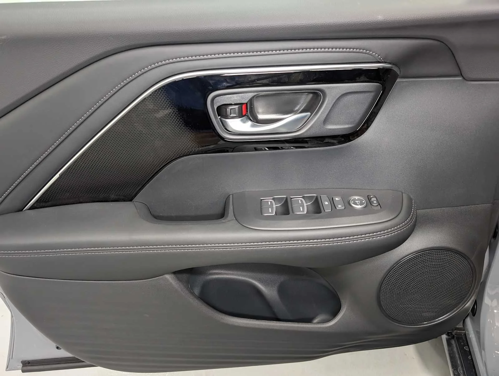 Used 2025 Urban Gray Pearl Acura  image 33