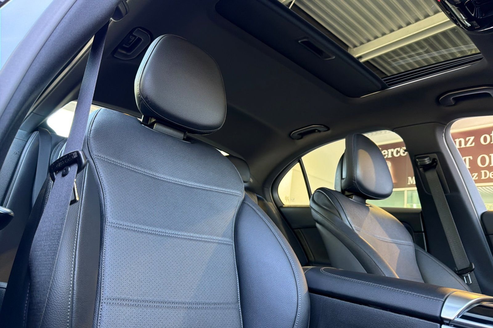 New 2026 MANUFAKTUR Alpine Grey Mercedes-Benz C 300 image 3