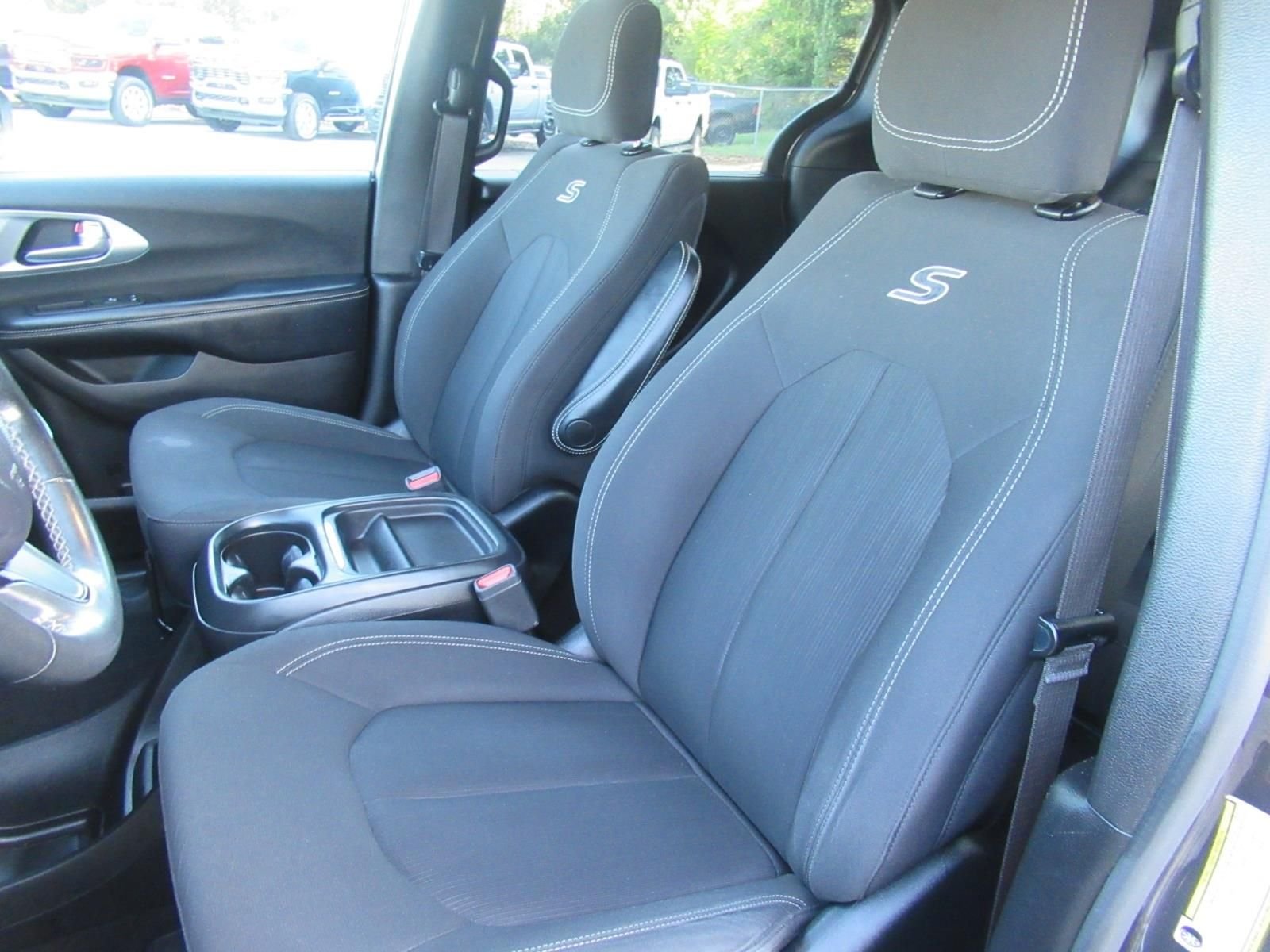 Used 2019 Gray Chrysler Touring Plus image 22