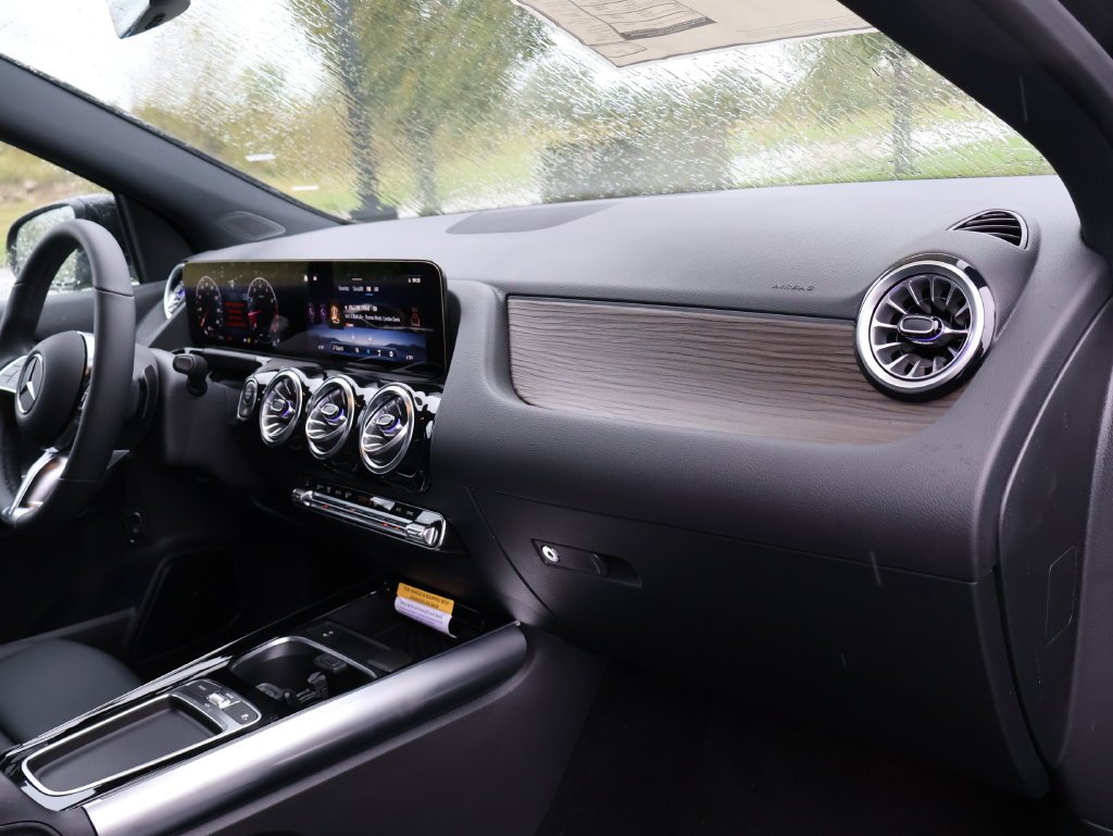 New 2026 Night Black Mercedes-Benz GLA 250 image 9