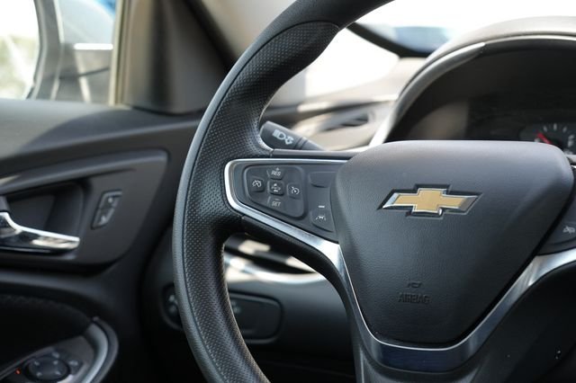 Used 2025 Gray Chevrolet LT image 20