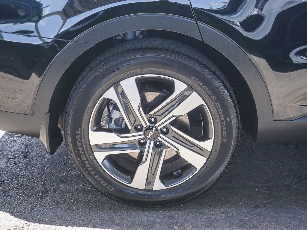 Used 2023 Black Kia EX image 9