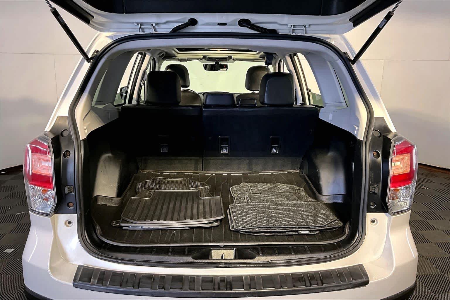 Used 2018 Crystal White Pearl Subaru Premium image 35