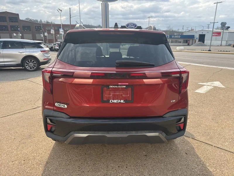 Used 2025 Orange Kia X-Line image 5