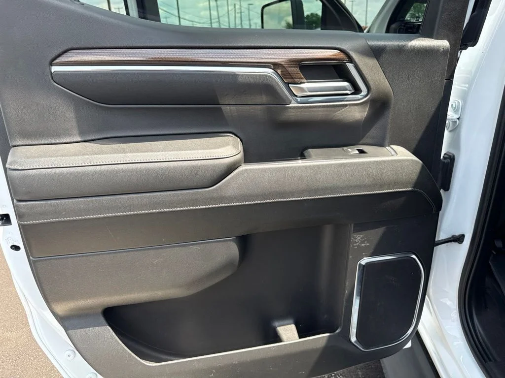 Used 2024 White Chevrolet RST image 34