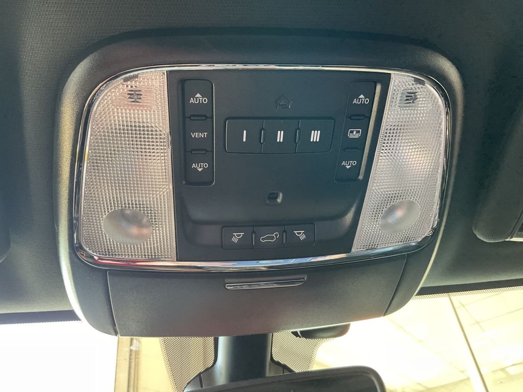 Used 2019 Gray Jeep Limited image 24