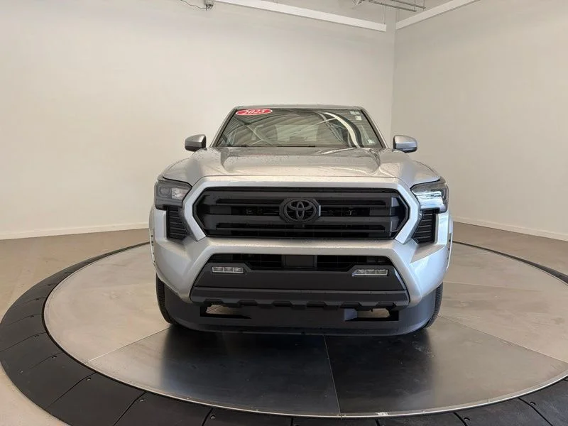 Used 2025 Silver Toyota SR5 image 8