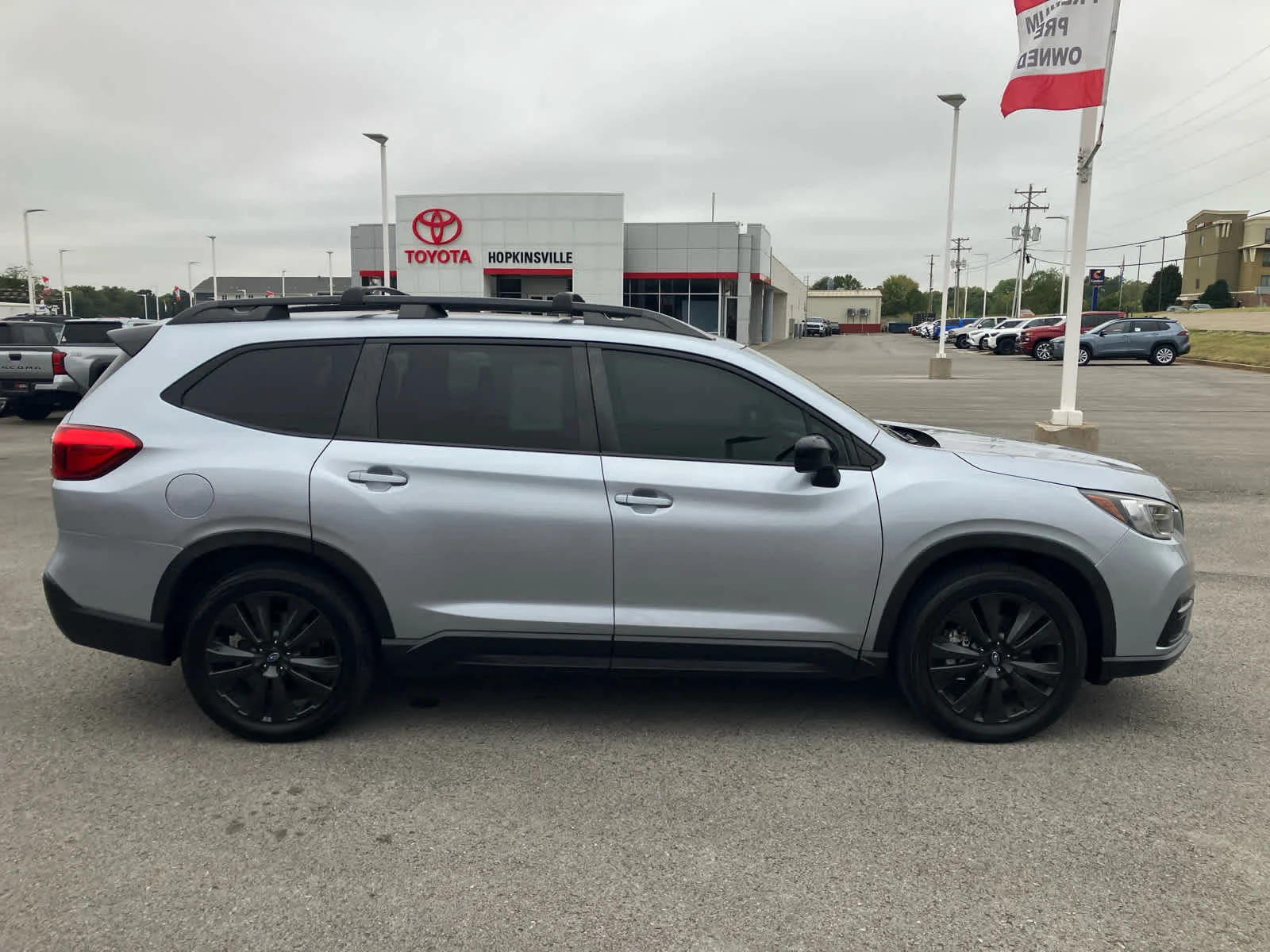 Used 2022 Ice Silver Metallic Subaru Onyx Edition image 8
