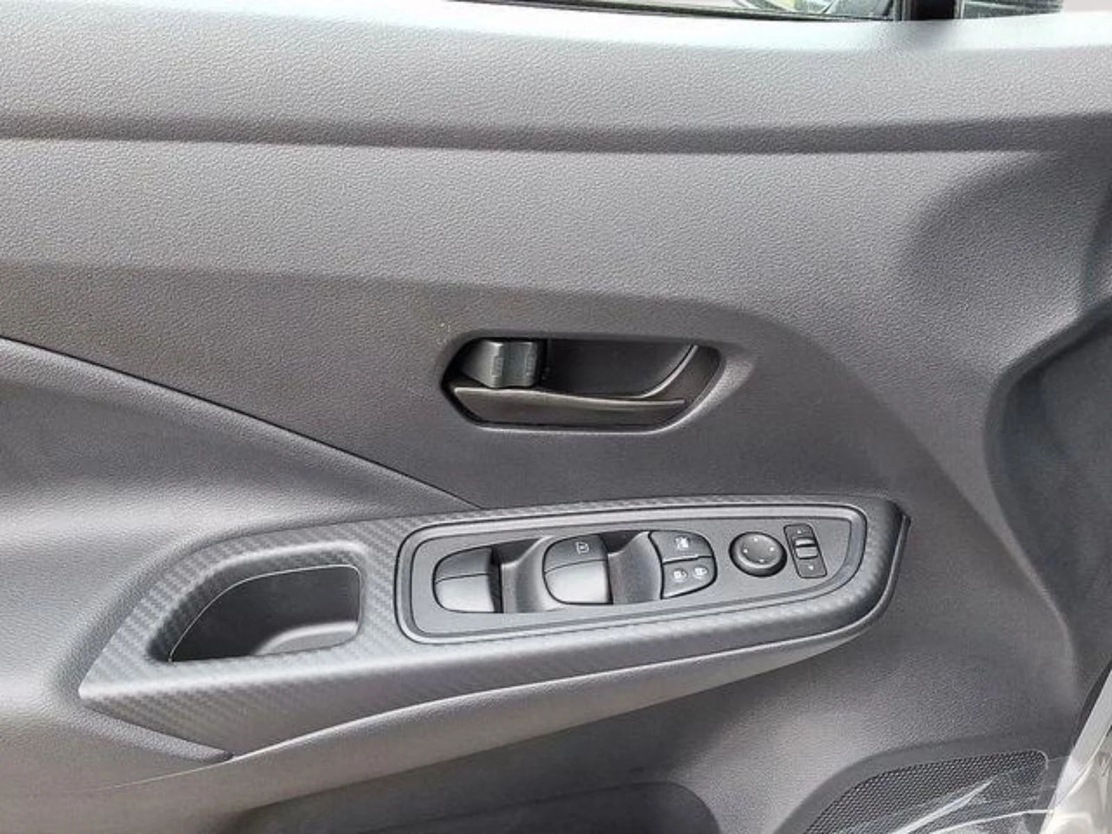 2025 Nissan Versa Sedan S - Photo 8