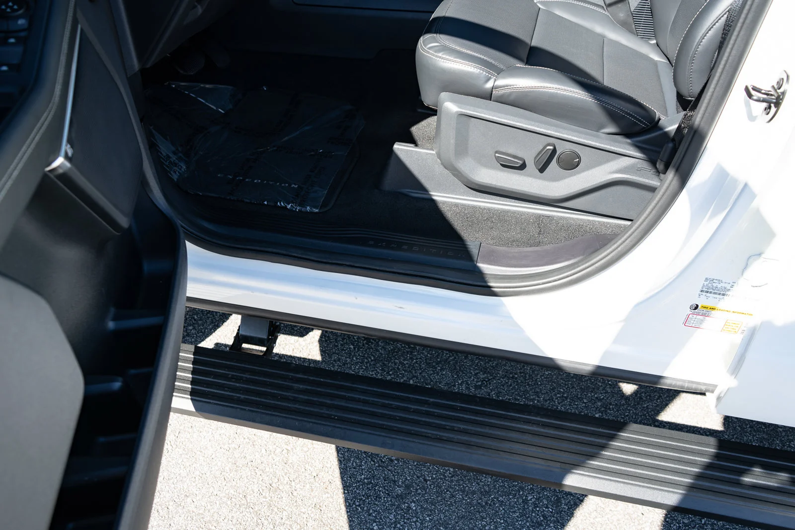 Used 2027 White Ford Platinum image 33