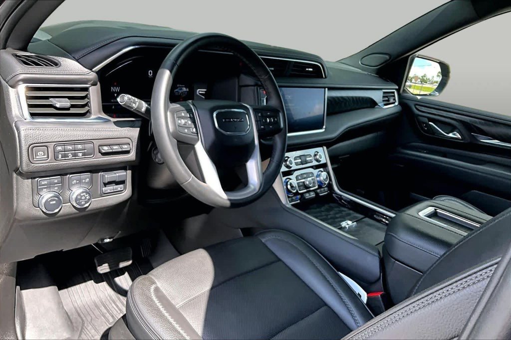Used 2023 Silver GMC Denali image 18