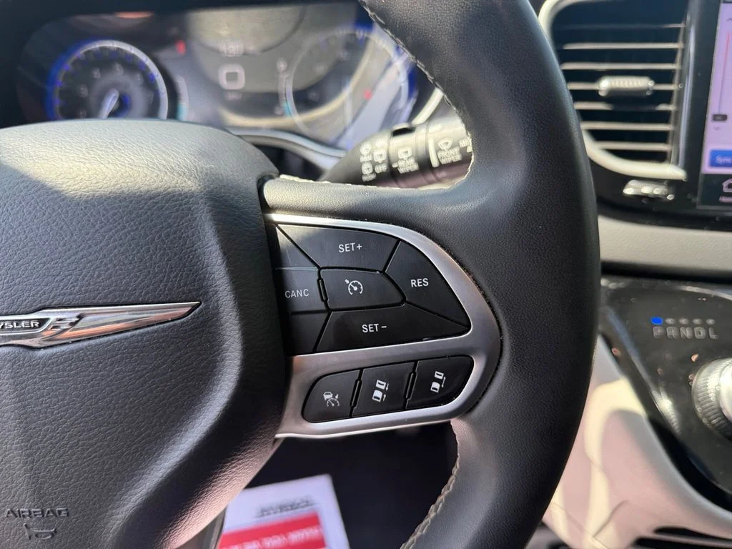 Used 2024 Silver Chrysler Touring L image 32