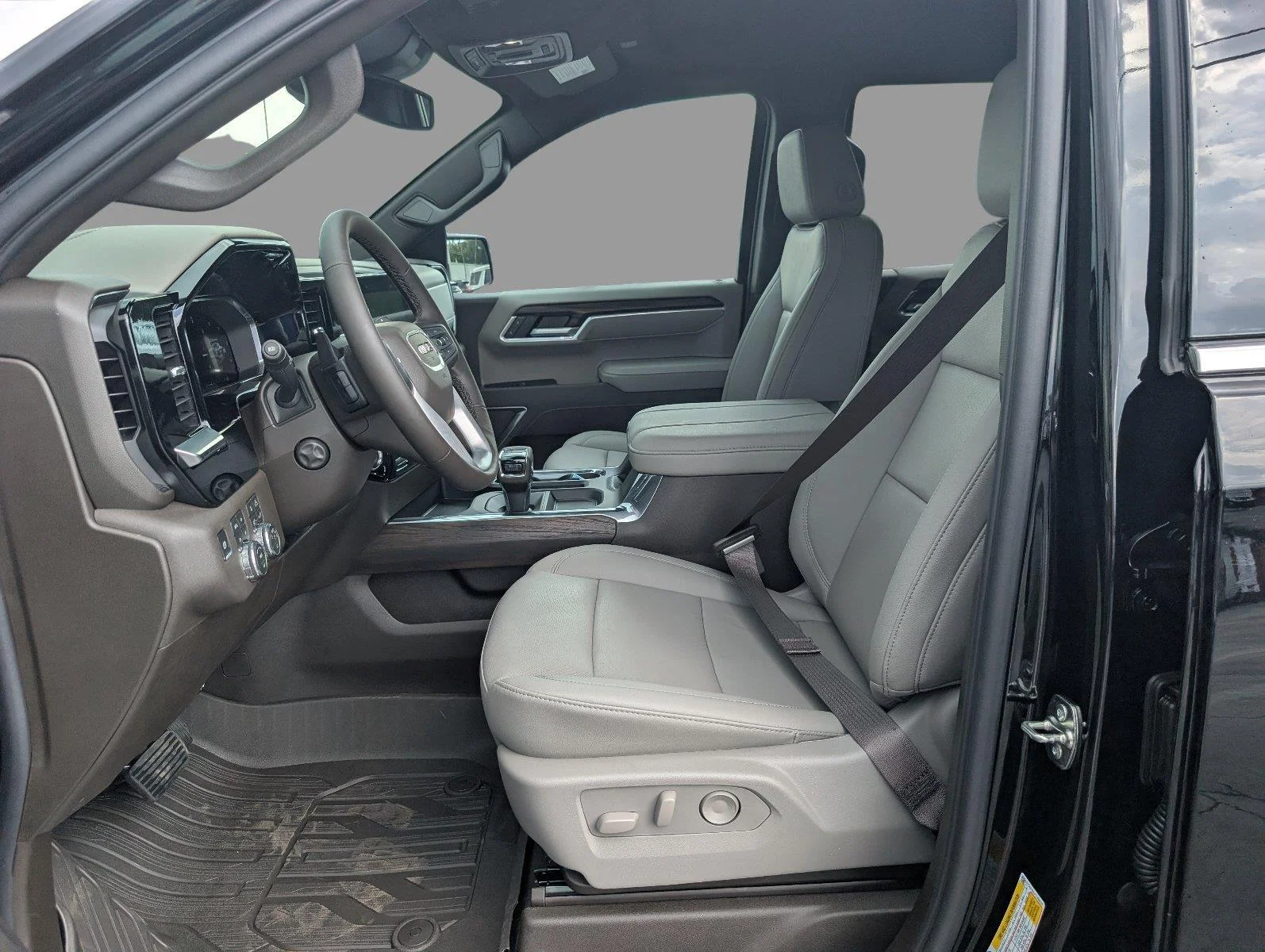 New 2026 Onyx Black GMC SLT image 16