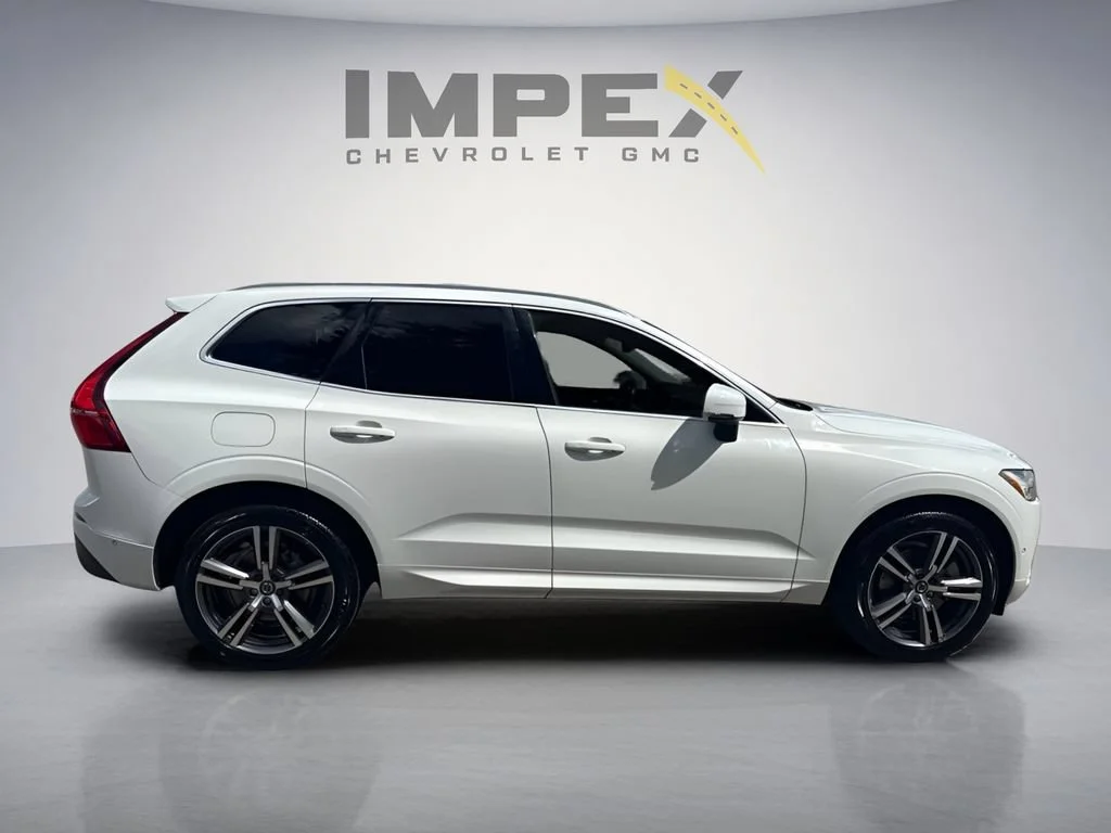 Used 2019  Volvo Momentum image 6