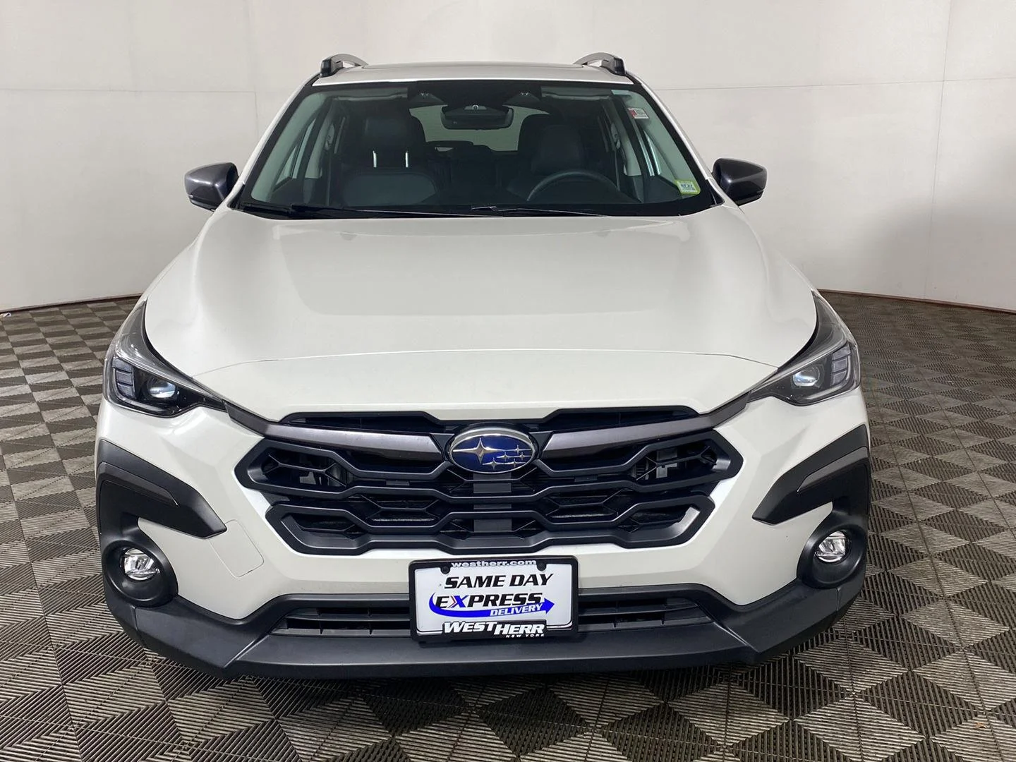 Used 2024 Crystal White Pearl Subaru Limited image 8
