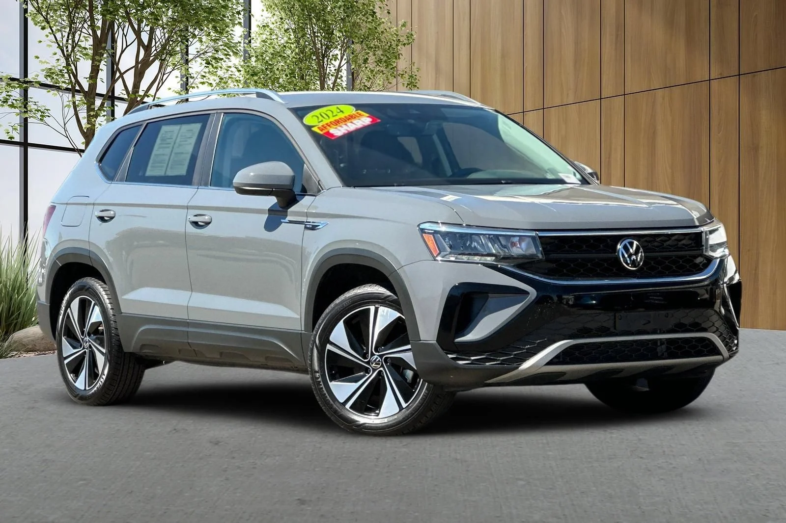 Used 2024 Gray Volkswagen SE image 2