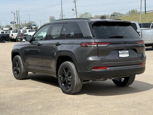 New 2026 Baltic Gray Metallic Clear-Coat Exterior Paint Jeep Limited image 10