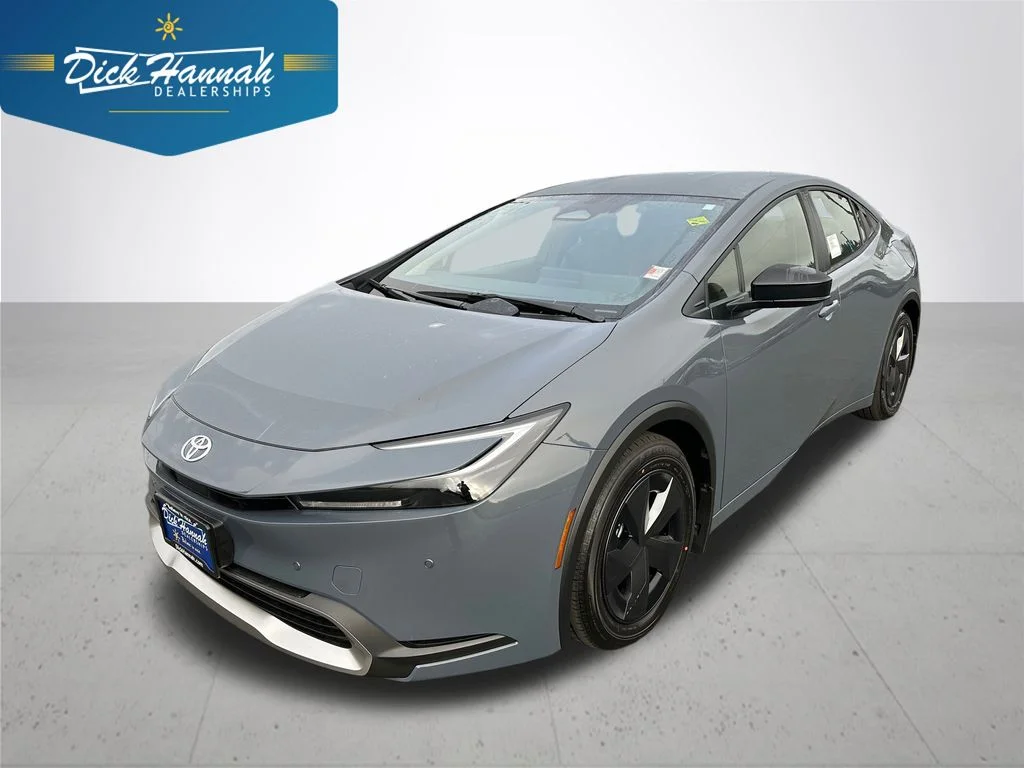 2026 Toyota Prius SE's photo