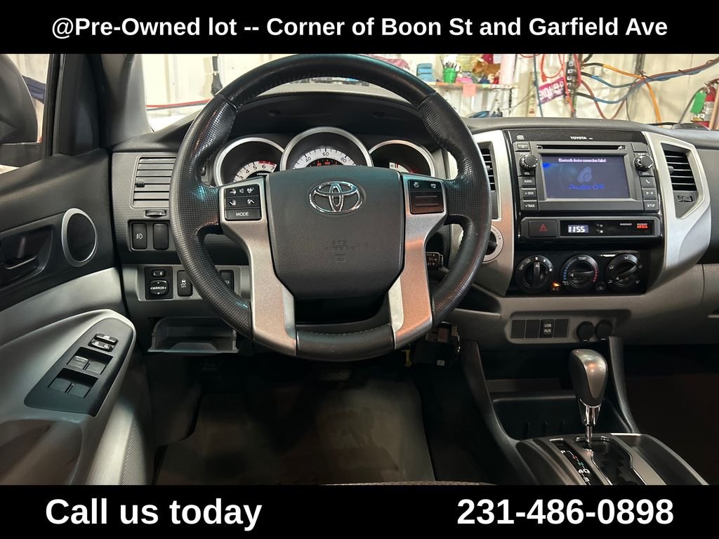 Used 2013 Green Toyota Base image 17