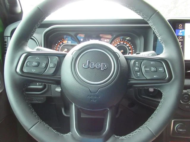 Certified Used 2025  Jeep Rubicon image 24