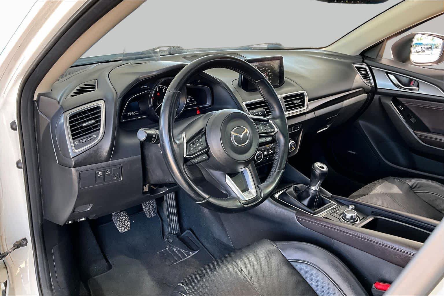 Used 2017 Snowflake White Pearl Mica Mazda Grand Touring image 18