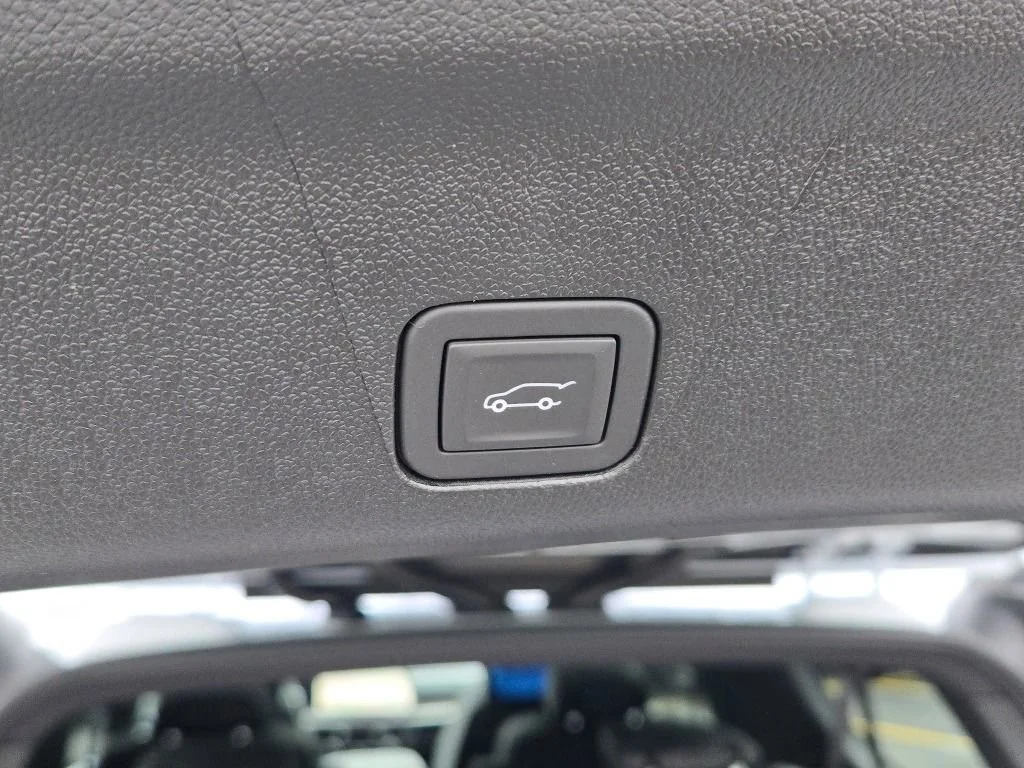 2026 Chevrolet Suburban High Country - Photo 19