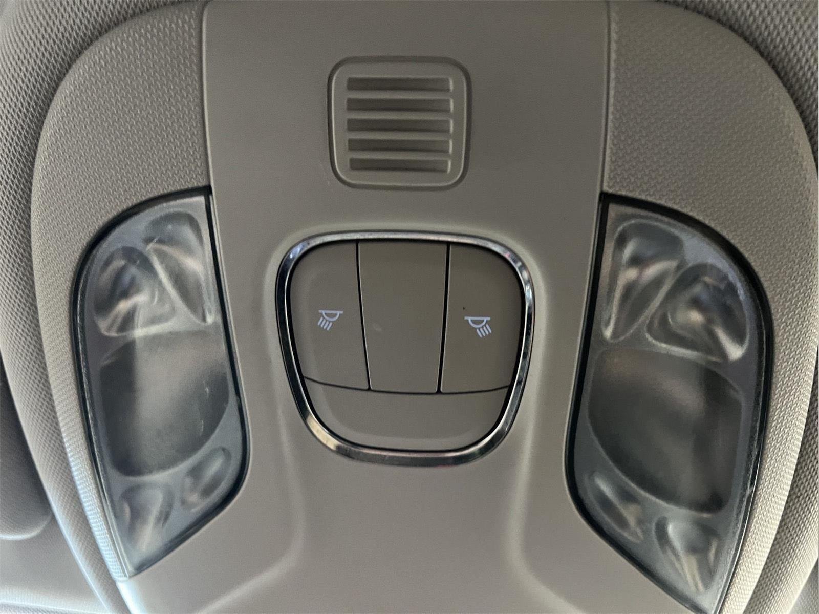 Used 2018 White Clearcoat Jeep Sport image 34