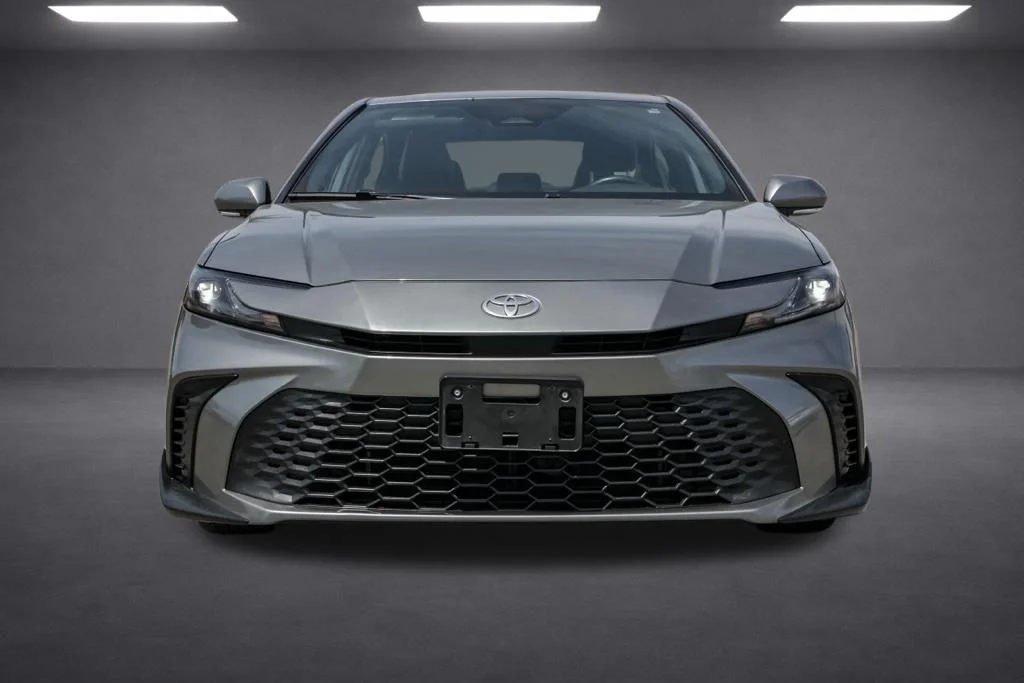 Used 2025  Toyota SE image 9