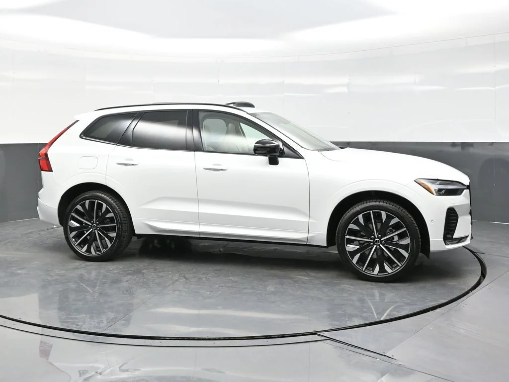 Used 2026 Crystal White Volvo Ultra image 8