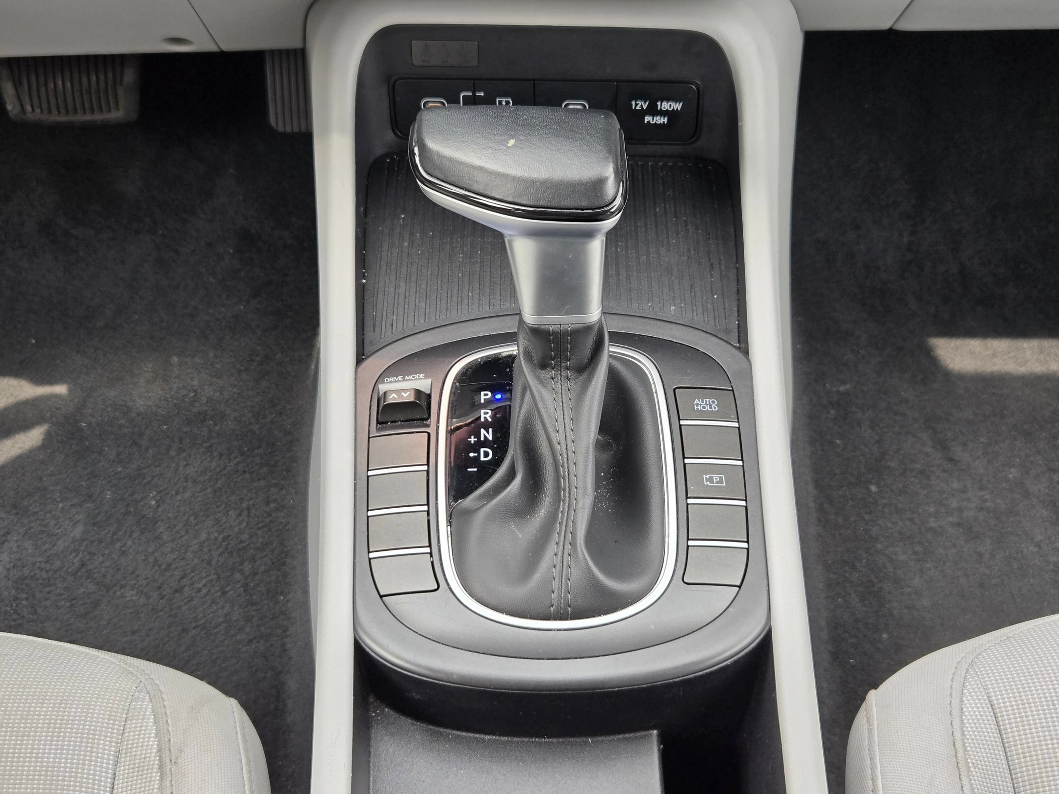 Used 2025 Atlas White Hyundai SEL image 19